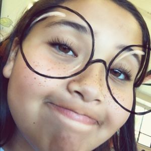 Meet your Posher, Crystal